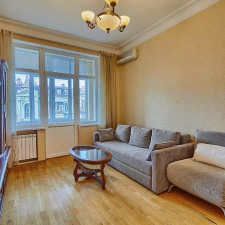 Apartment Near Lva Tolstoho Square Kyiv Exterior photo